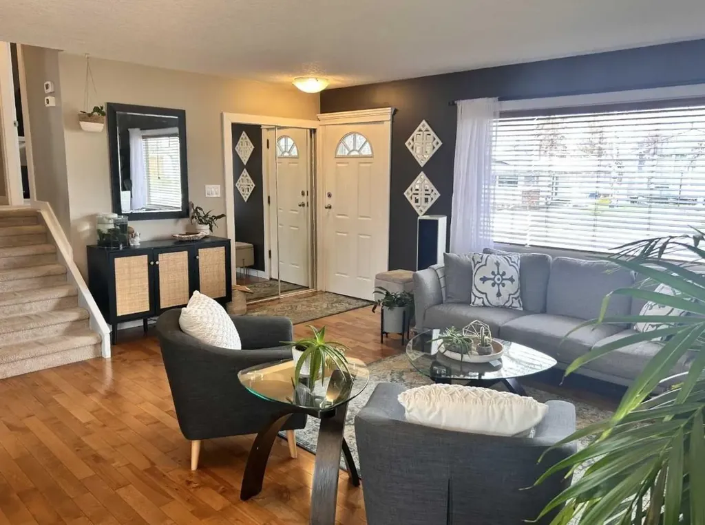 123 Franklin Drive SE Calgary AB T2H 0V3