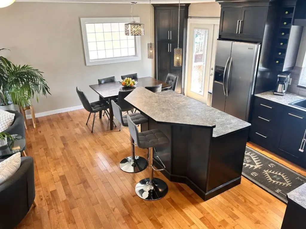 123 Franklin Drive SE Calgary AB T2H 0V3