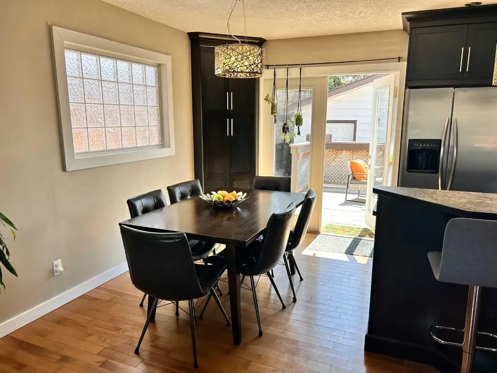 123 Franklin Drive SE Calgary AB T2H 0V3