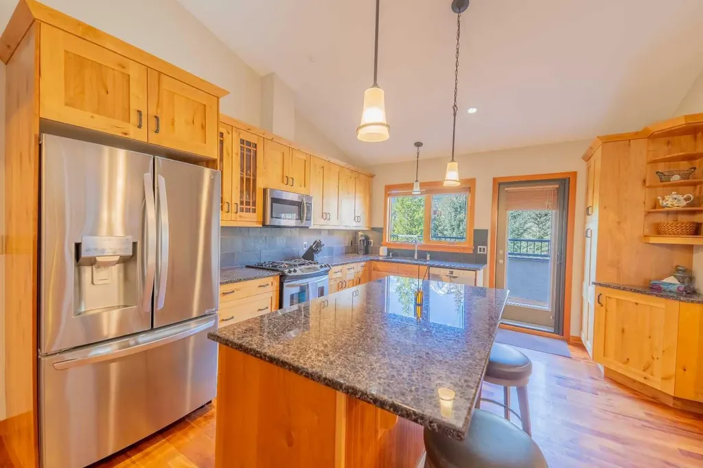 801 Benchlands Trail Canmore AB T1W 0B6
