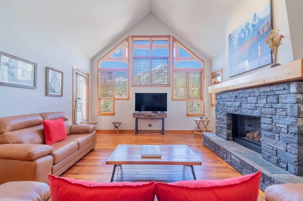 801 Benchlands Trail Canmore AB T1W 0B6