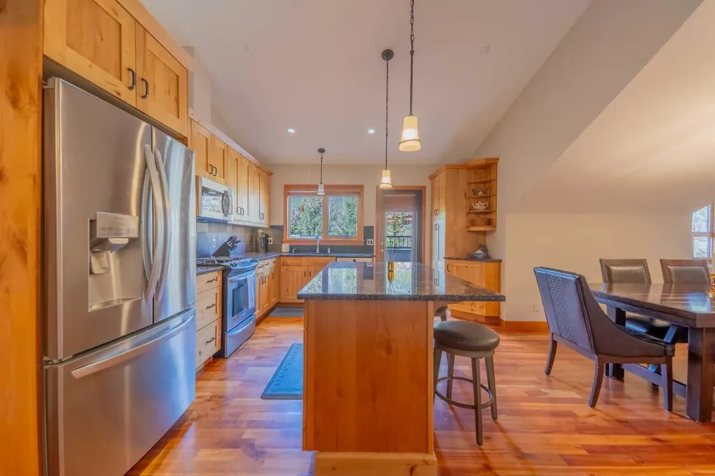801 Benchlands Trail Canmore AB T1W 0B6