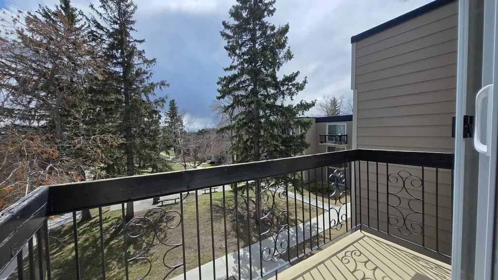315 Heritage Drive SE Calgary AB T2H 1N2