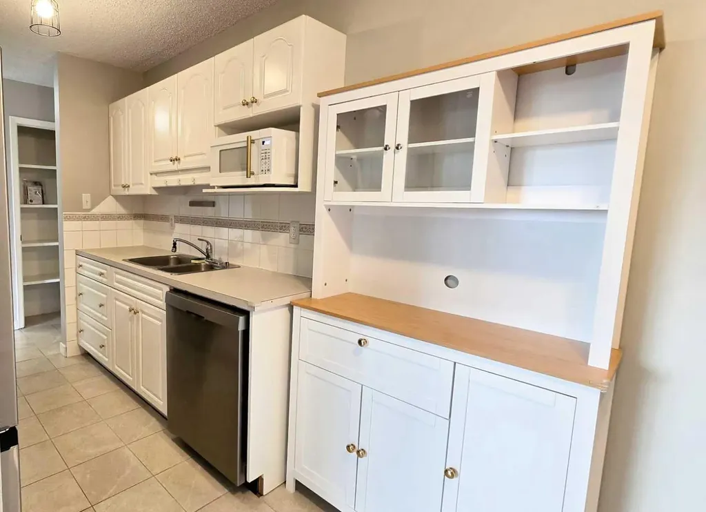 315 Heritage Drive SE Calgary AB T2H 1N2