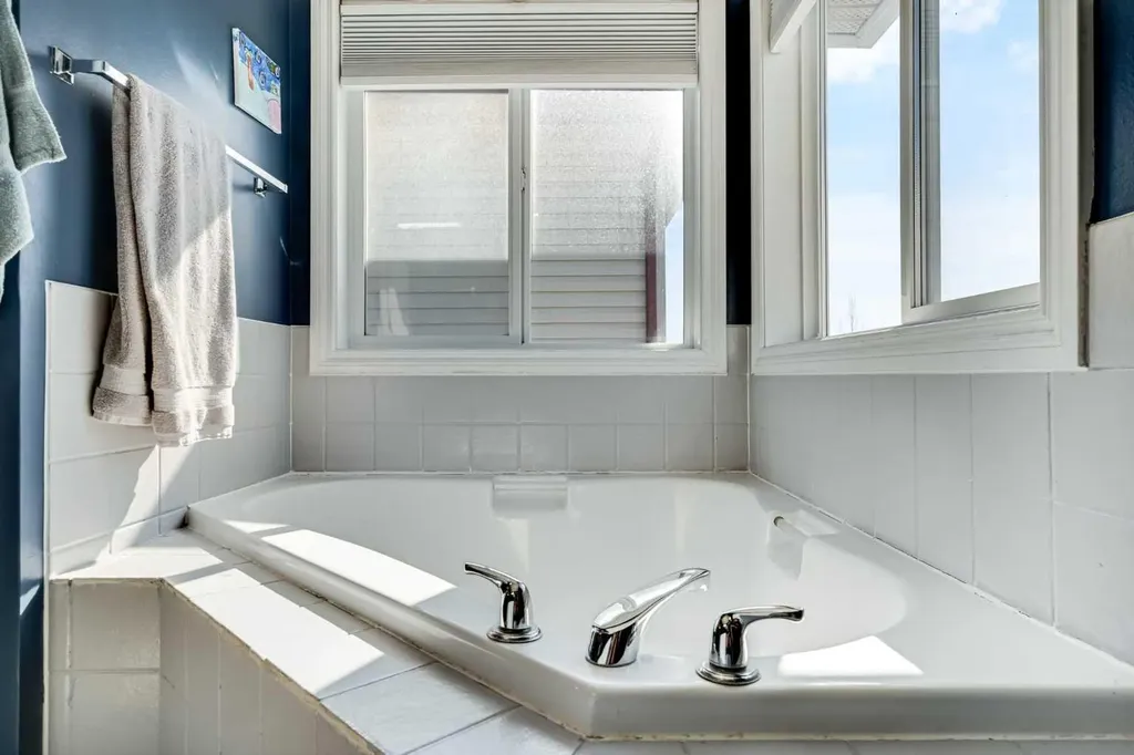 773 Luxstone Landing SW Airdrie AB T4B 3K9