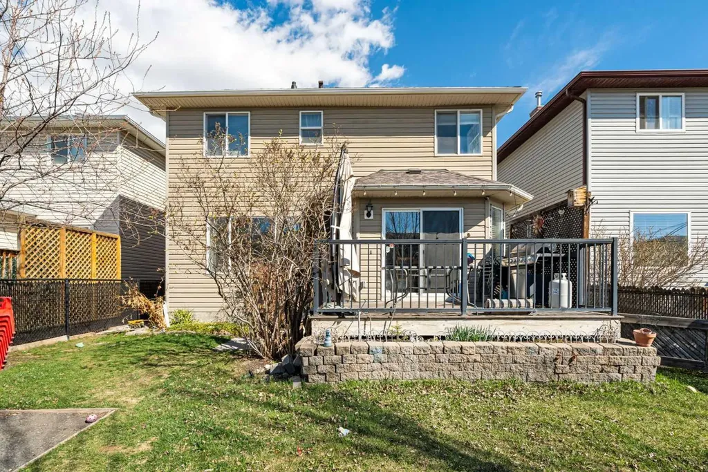 773 Luxstone Landing SW Airdrie AB T4B 3K9