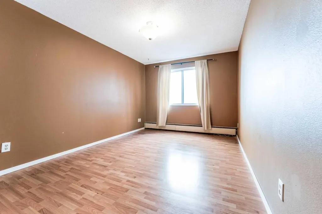 821 3 Avenue SW Calgary AB T2P 0H1