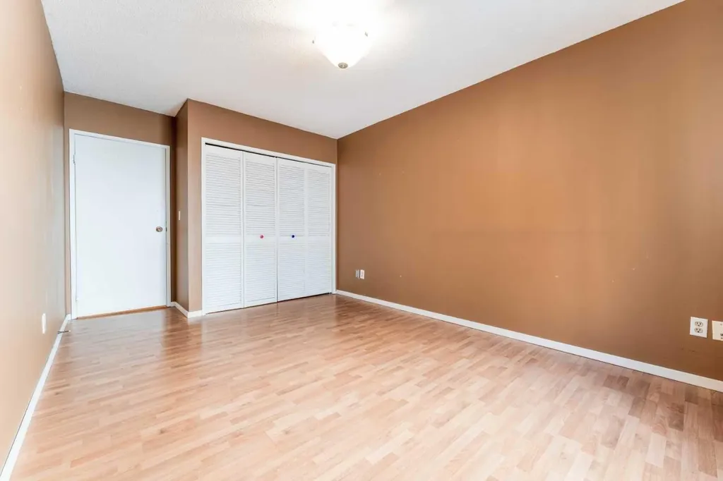 821 3 Avenue SW Calgary AB T2P 0H1