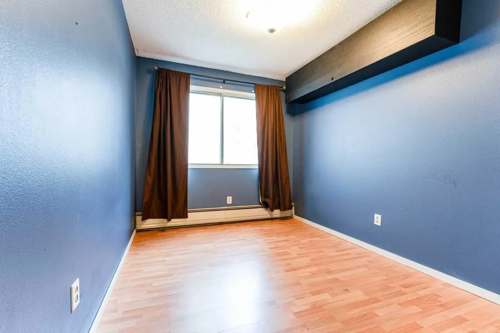 821 3 Avenue SW Calgary AB T2P 0H1