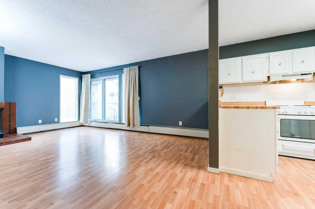 821 3 Avenue SW Calgary AB T2P 0H1