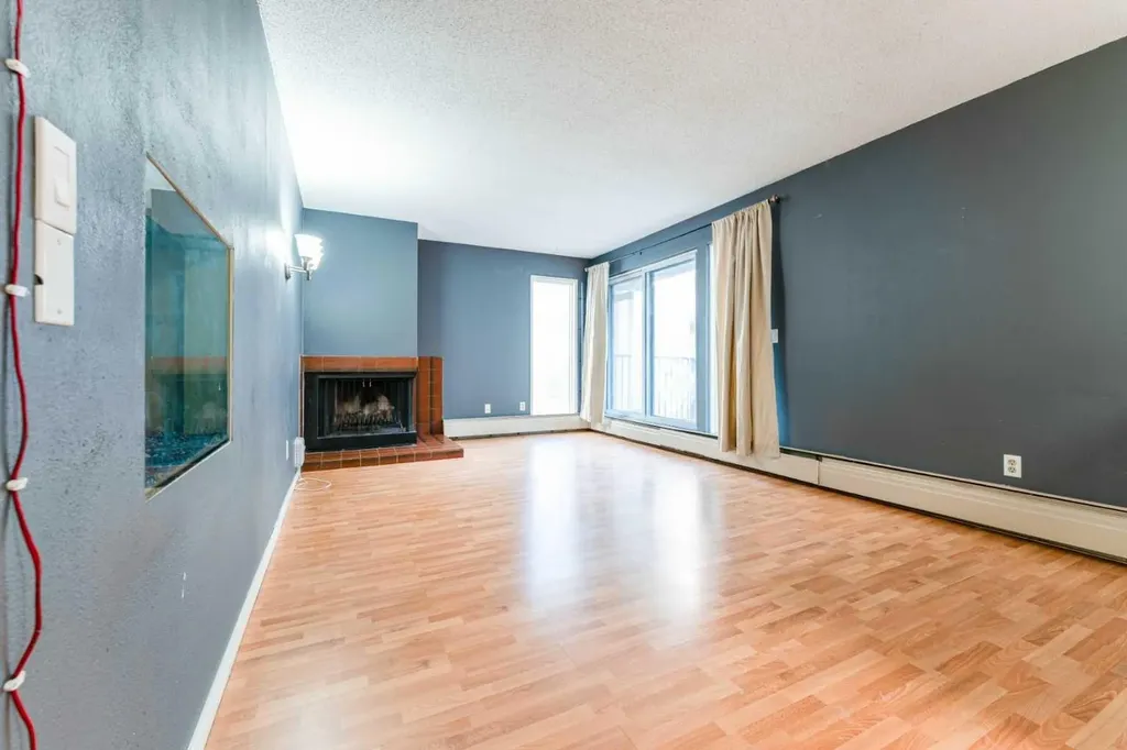 821 3 Avenue SW Calgary AB T2P 0H1