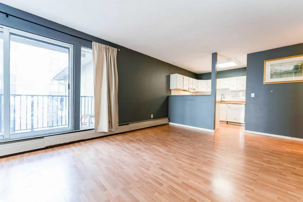 821 3 Avenue SW Calgary AB T2P 0H1