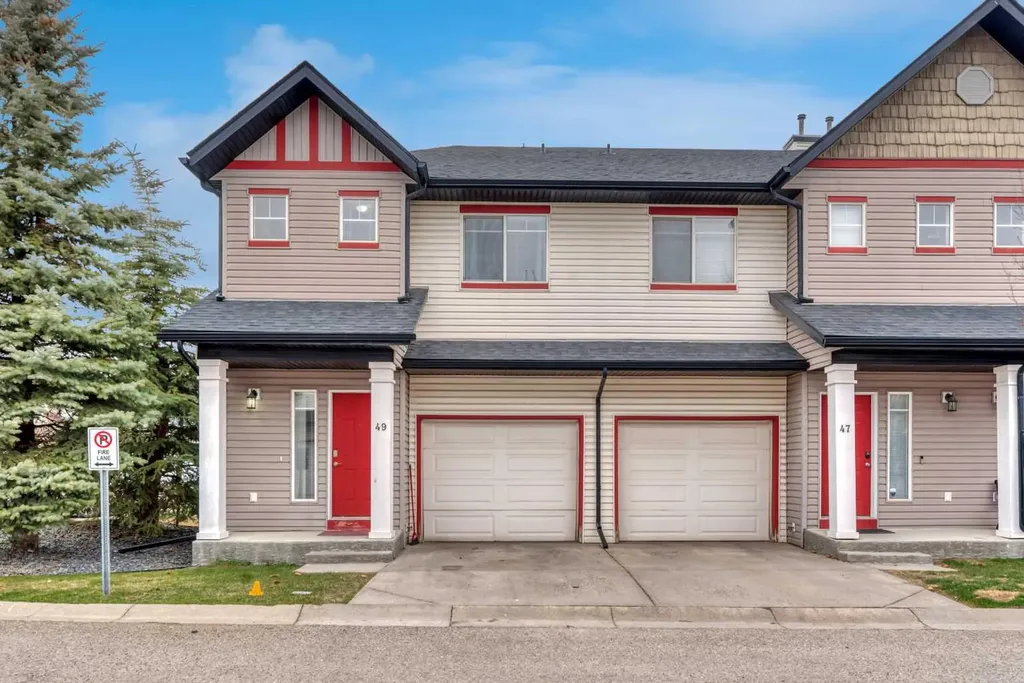 49 Everridge Gardens SW Calgary AB t2y0g8