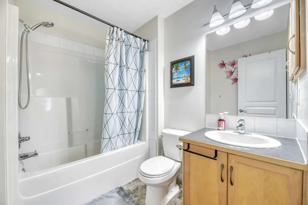 49 Everridge Gardens SW Calgary AB t2y0g8