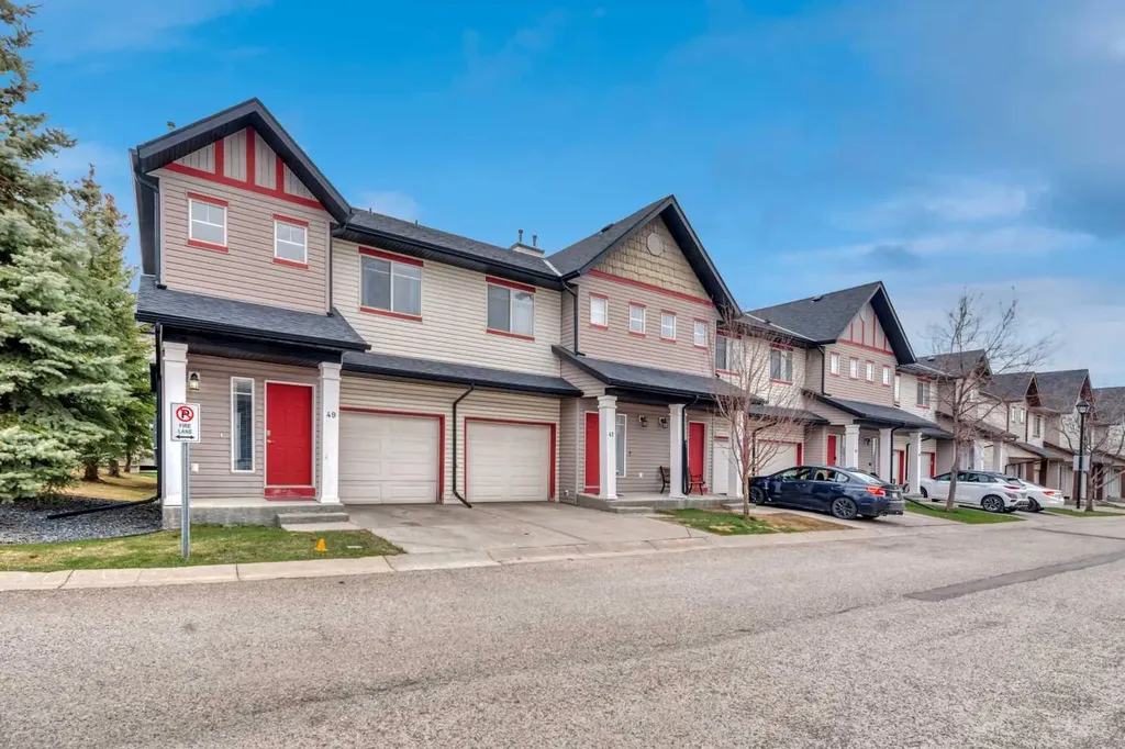 49 Everridge Gardens SW Calgary AB t2y0g8