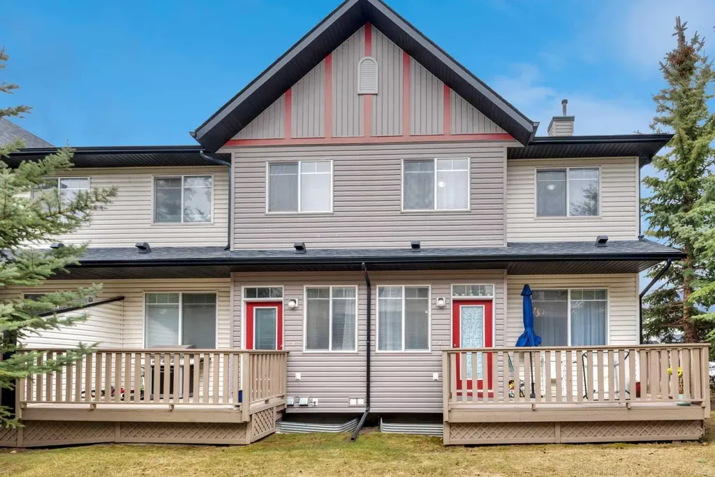 49 Everridge Gardens SW Calgary AB t2y0g8