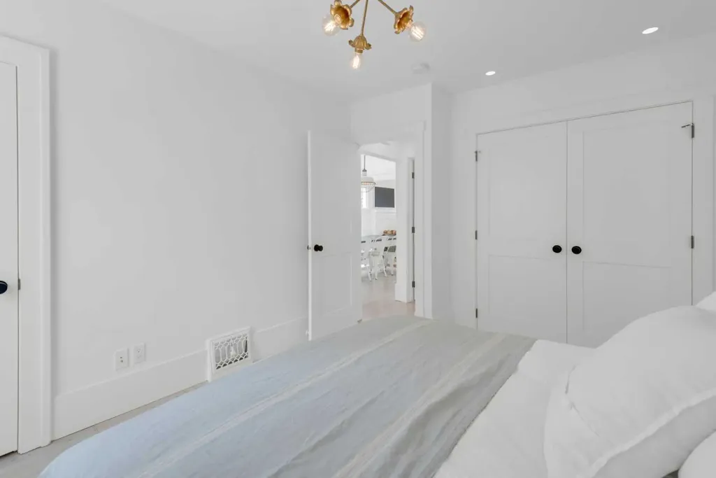 1312 4 Street NW Calgary AB T2N2A4
