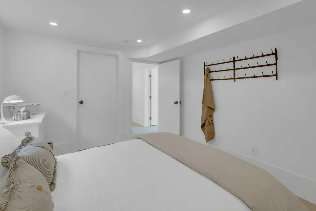 1312 4 Street NW Calgary AB T2N2A4