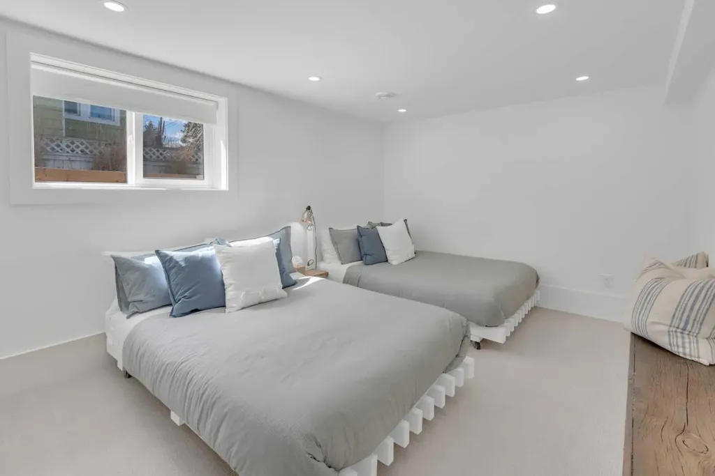 1312 4 Street NW Calgary AB T2N2A4