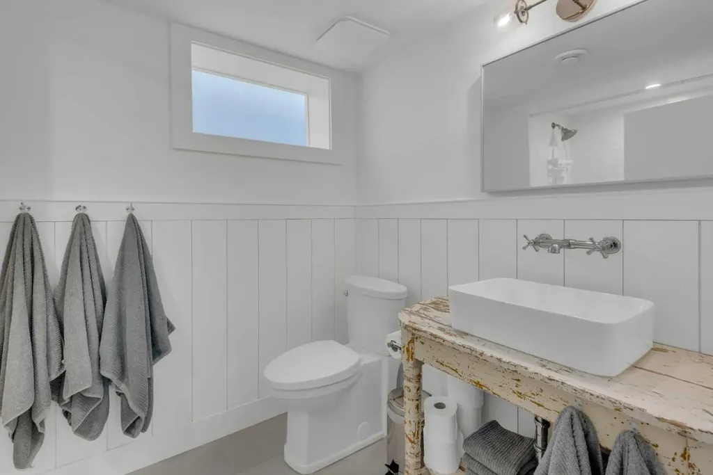 1312 4 Street NW Calgary AB T2N2A4