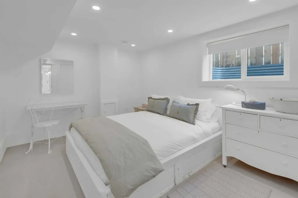 1312 4 Street NW Calgary AB T2N2A4