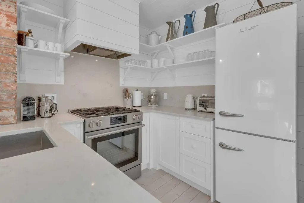 1312 4 Street NW Calgary AB T2N2A4