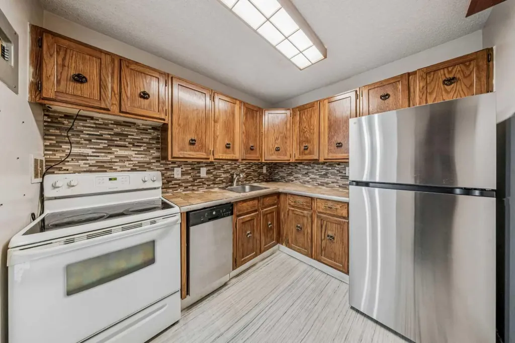 315 Southampton Drive SW Calgary AB T2W 2T6