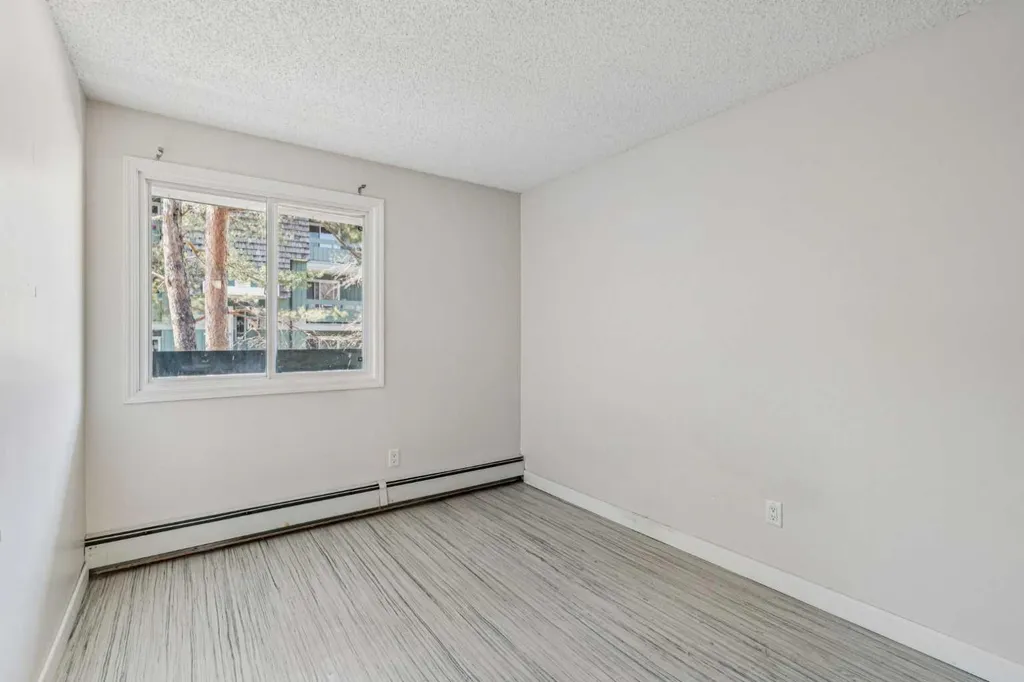 315 Southampton Drive SW Calgary AB T2W 2T6