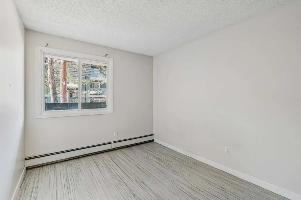 315 Southampton Drive SW Calgary AB T2W 2T6