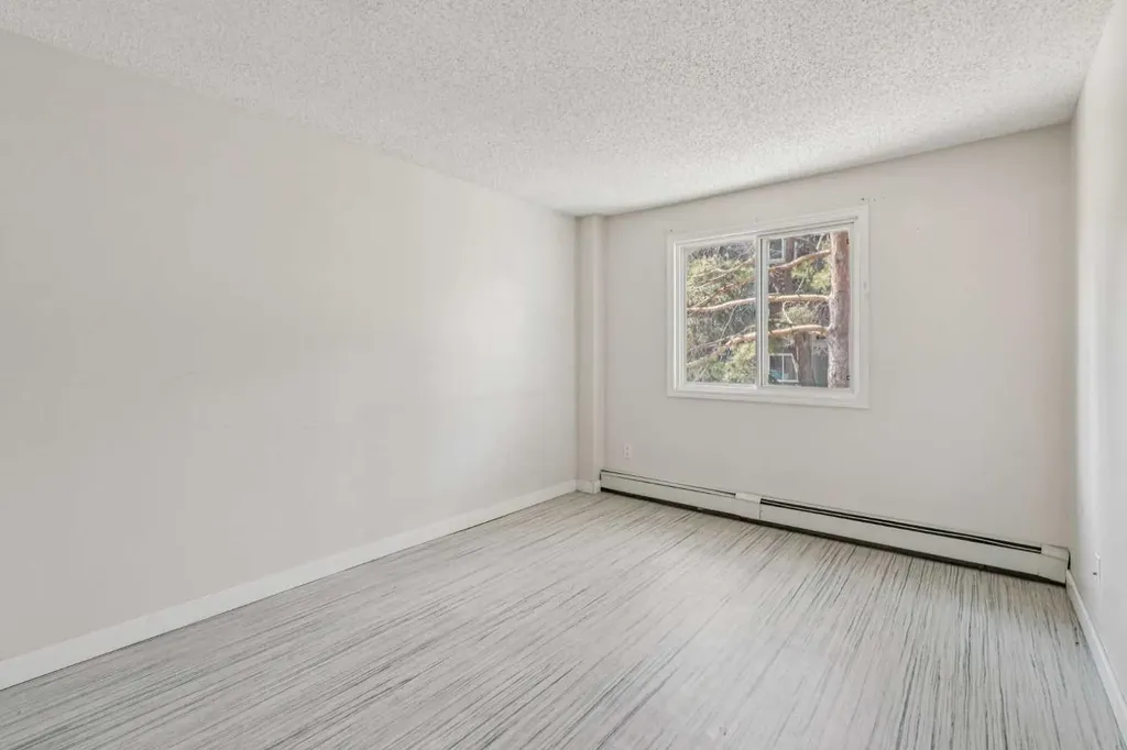 315 Southampton Drive SW Calgary AB T2W 2T6