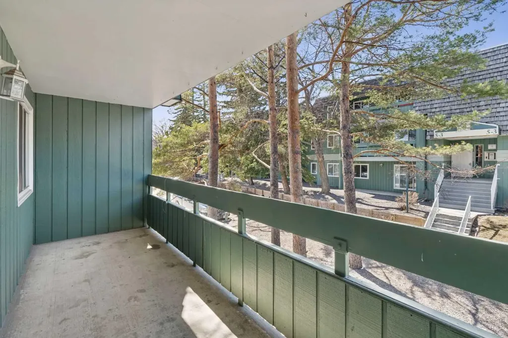 315 Southampton Drive SW Calgary AB T2W 2T6