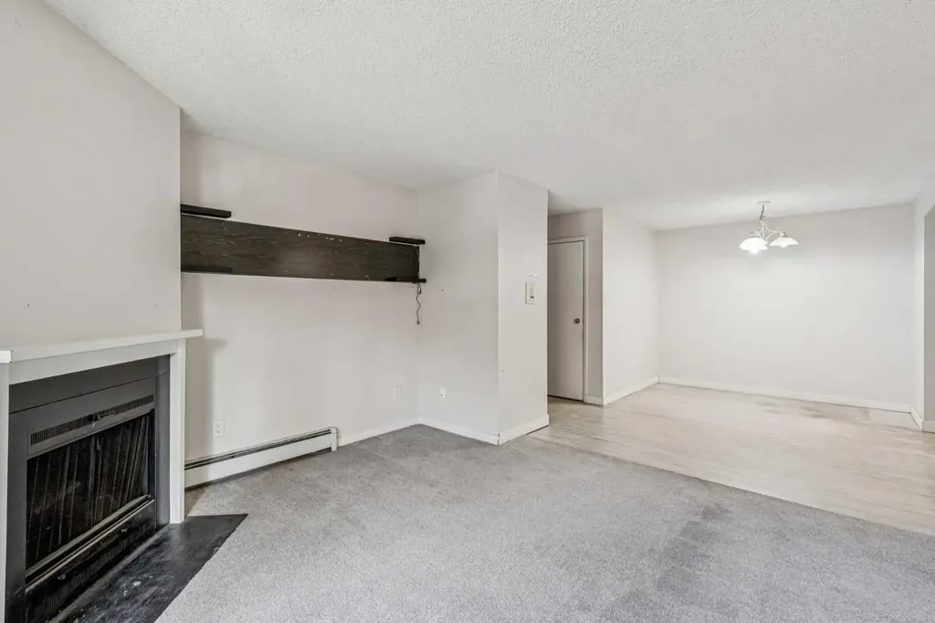 315 Southampton Drive SW Calgary AB T2W 2T6