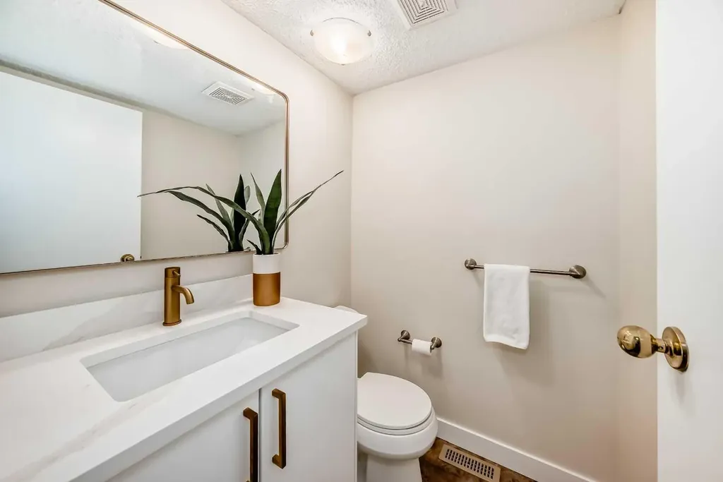 322 Point Mckay Gardens NW Calgary AB T3B 5B7