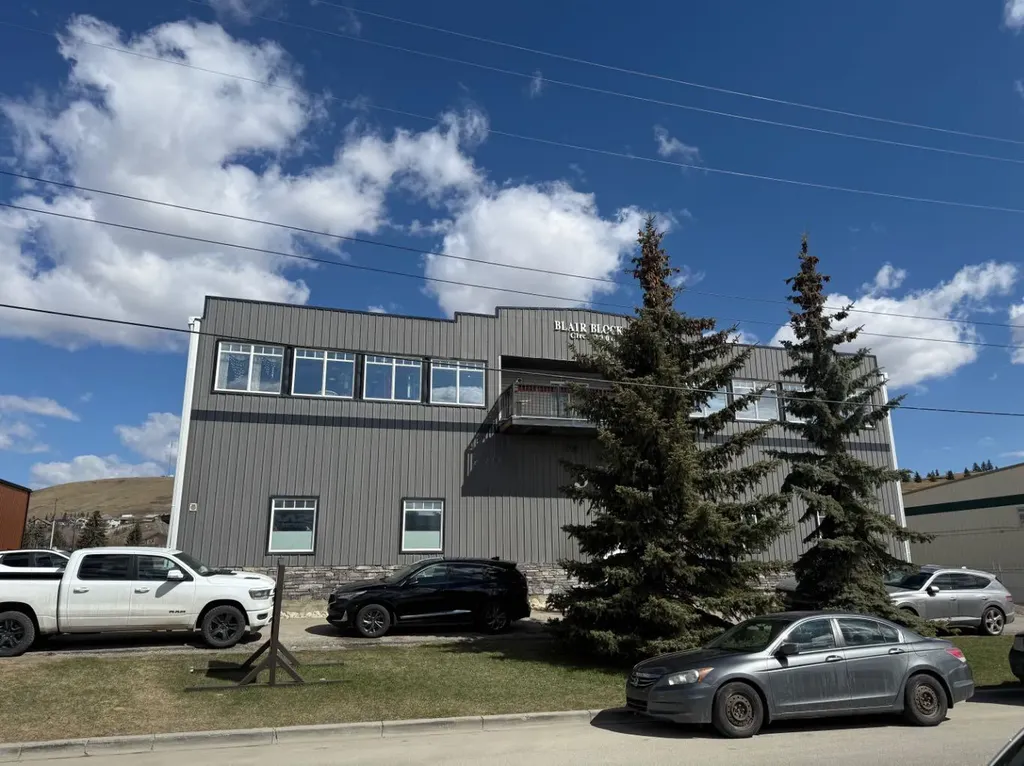 30 Griffin Industrial Point Cochrane AB T4C 0A2