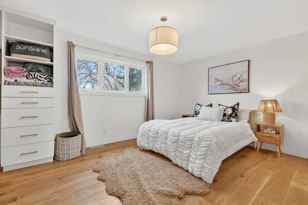 12 Glacier Drive SW Calgary AB T3E 5A1