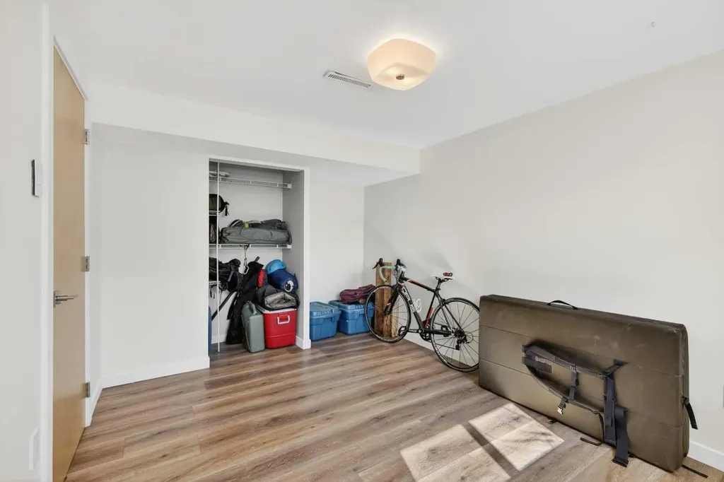 12 Glacier Drive SW Calgary AB T3E 5A1