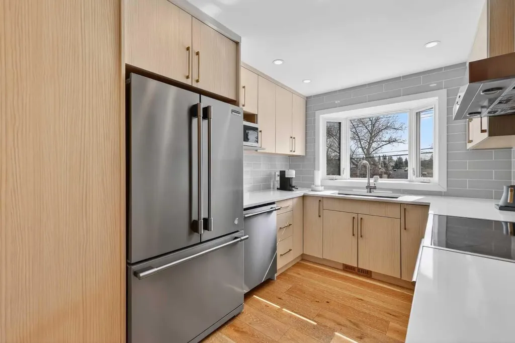 12 Glacier Drive SW Calgary AB T3E 5A1