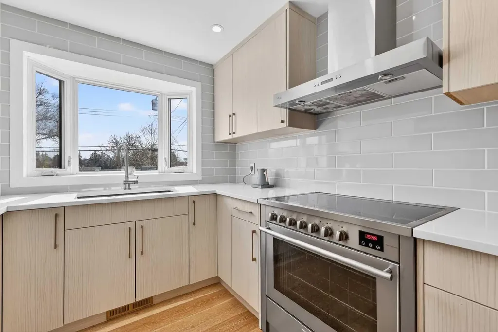 12 Glacier Drive SW Calgary AB T3E 5A1