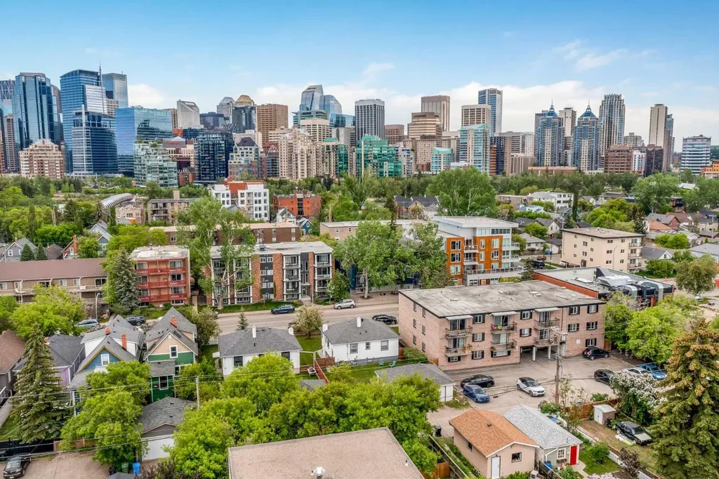 922 2 Avenue NW Calgary AB T2N 0E6