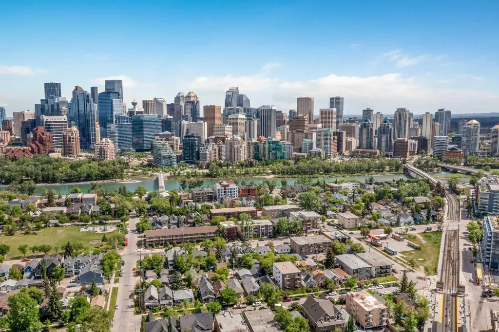 922 2 Avenue NW Calgary AB T2N 0E6