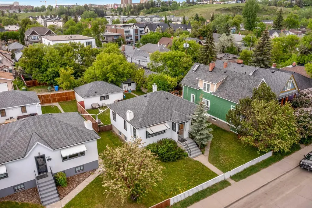 922 2 Avenue NW Calgary AB T2N 0E6