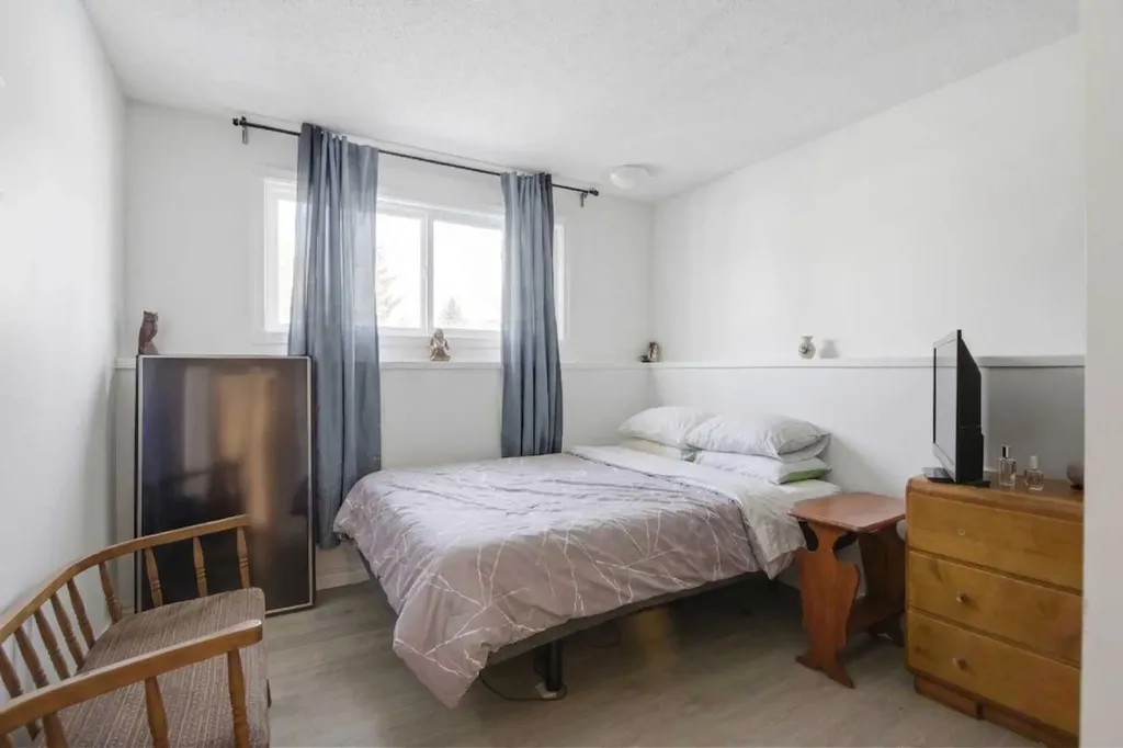 6335 24 Avenue NE Calgary AB T1Y 2C5