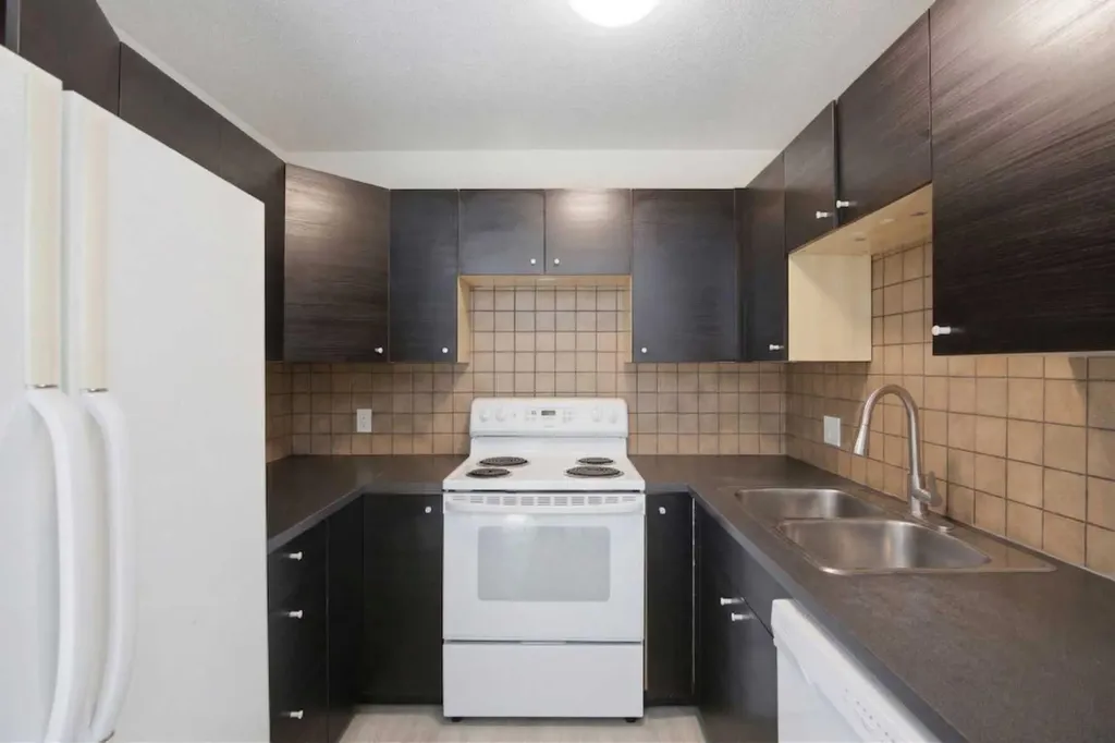 6335 24 Avenue NE Calgary AB T1Y 2C5