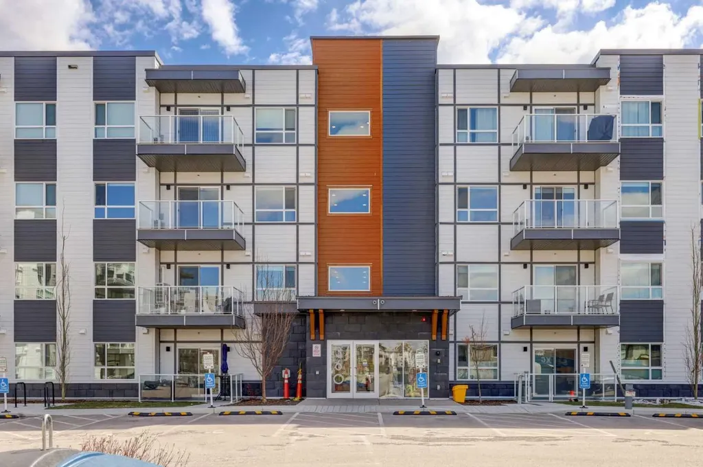 360 Harvest Hills Way Calgary AB T3K 2S1