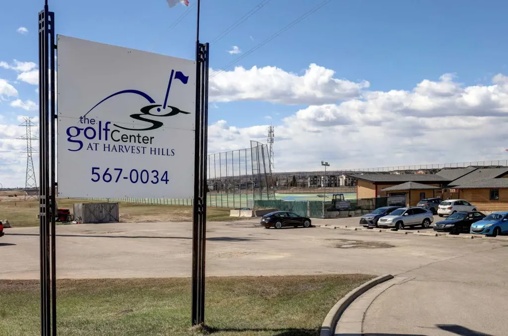 360 Harvest Hills Way Calgary AB T3K 2S1