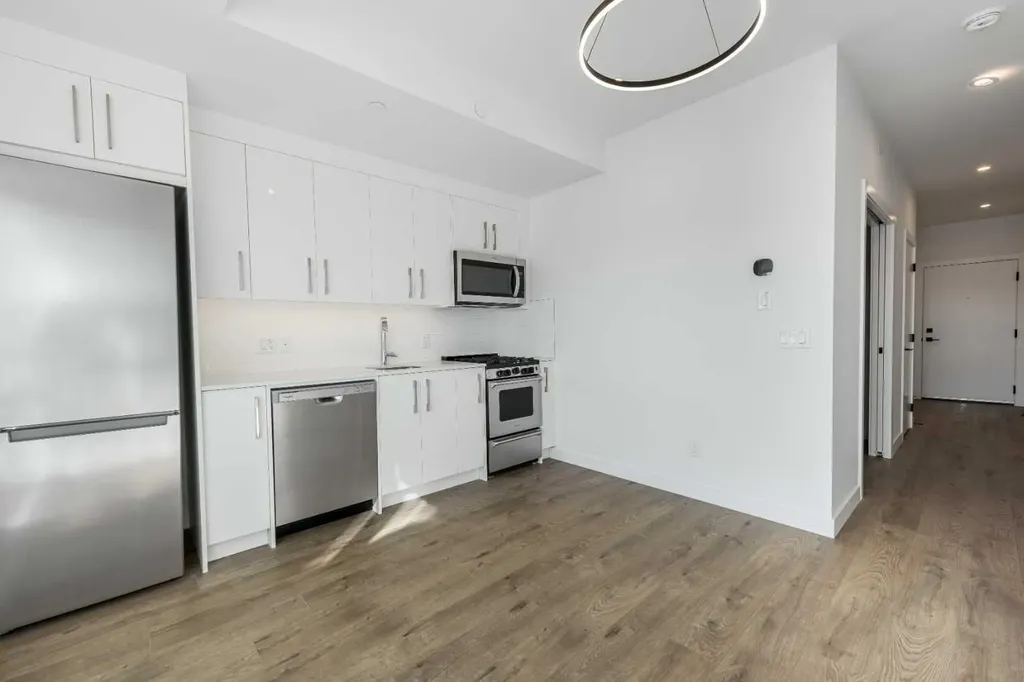 110 18 A Street NW Calgary AB T2N5G5