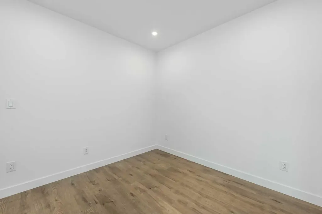 110 18 A Street NW Calgary AB T2N5G5