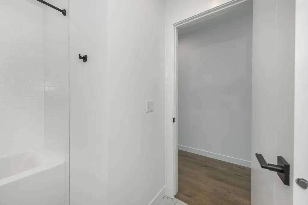 110 18 A Street NW Calgary AB T2N5G5