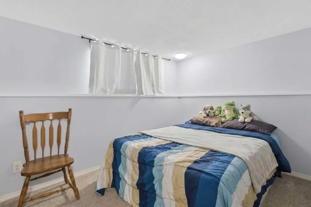 6333/6335 24 Avenue NE Calgary AB T1Y2C5
