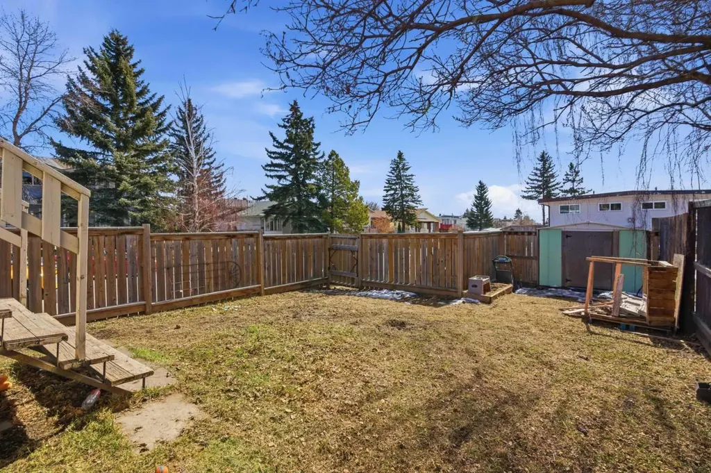 6333/6335 24 Avenue NE Calgary AB T1Y2C5